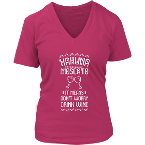 Hakuna Moscato - V-Neck Tee - Lushy Wino