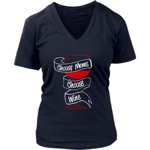 Choosy Moms Choose Wine - V-Neck Tee - Lushy Wino